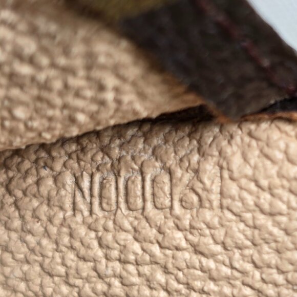 Louis Vuitton Monogram Pochette - Picture 7 of 7